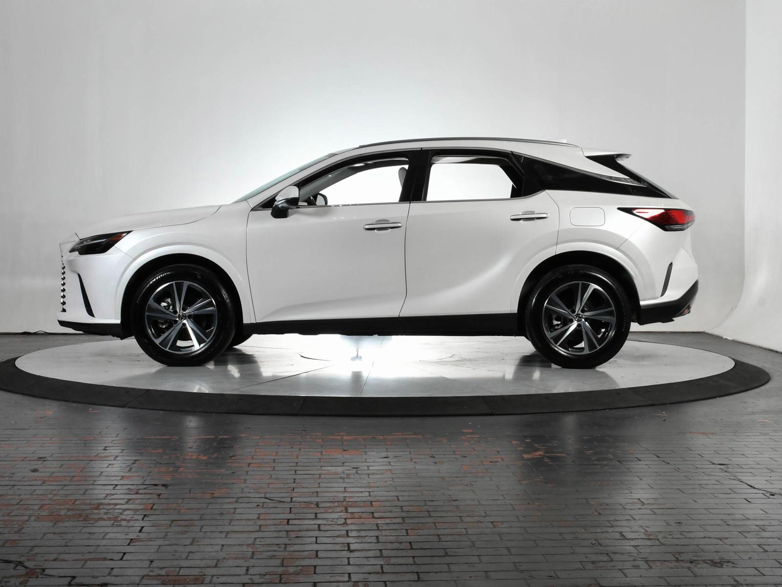 2024 Lexus RX 350 Vehicle Photo in DALLAS, TX 75235