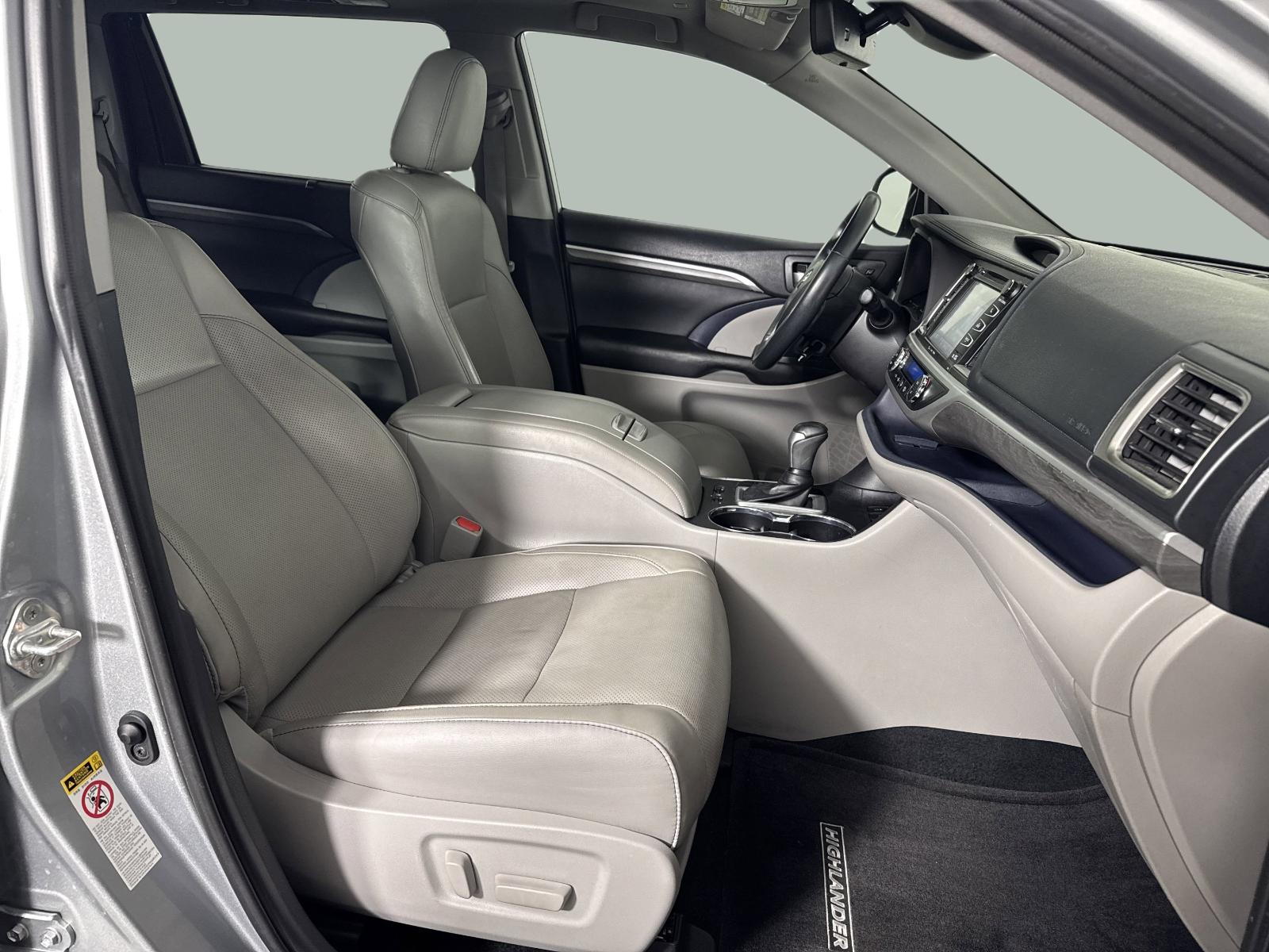 2019 Toyota Highlander Vehicle Photo in GEORGETOWN, TX 78626-7508