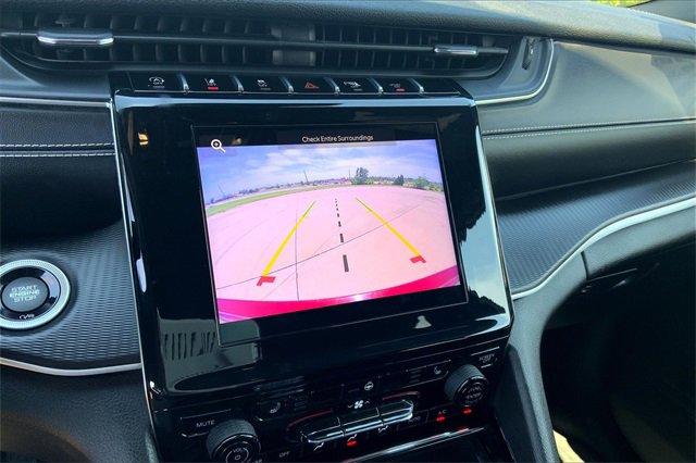 2023 Jeep Grand Cherokee Vehicle Photo in TOPEKA, KS 66609-0000