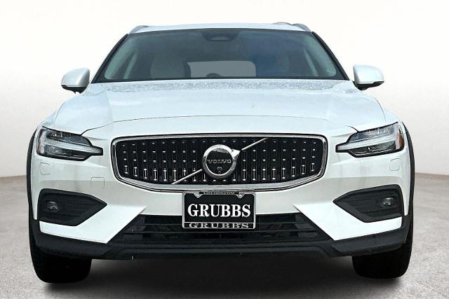 2024 Volvo V60 Cross Country Vehicle Photo in Houston, TX 77007