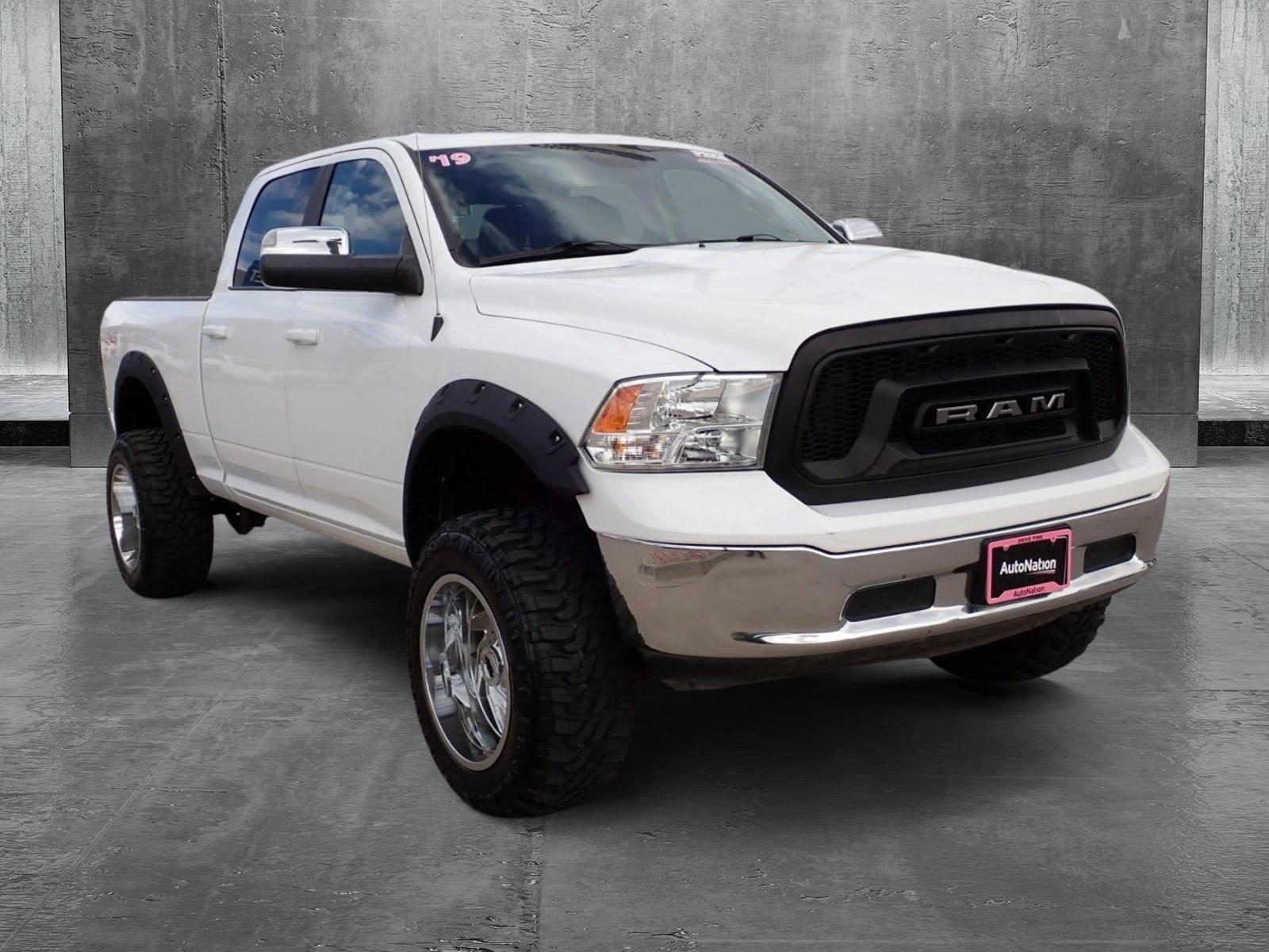 2019 Ram 1500 Classic Vehicle Photo in DENVER, CO 80221-3610