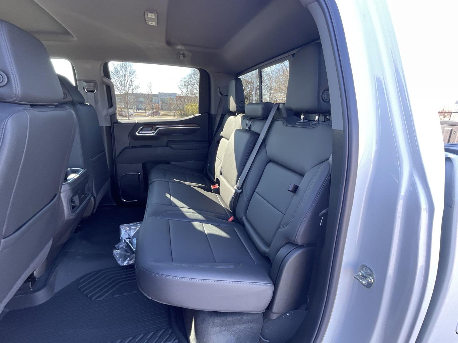 2025 Chevrolet Silverado 1500 Vehicle Photo in BENTONVILLE, AR 72712-4322