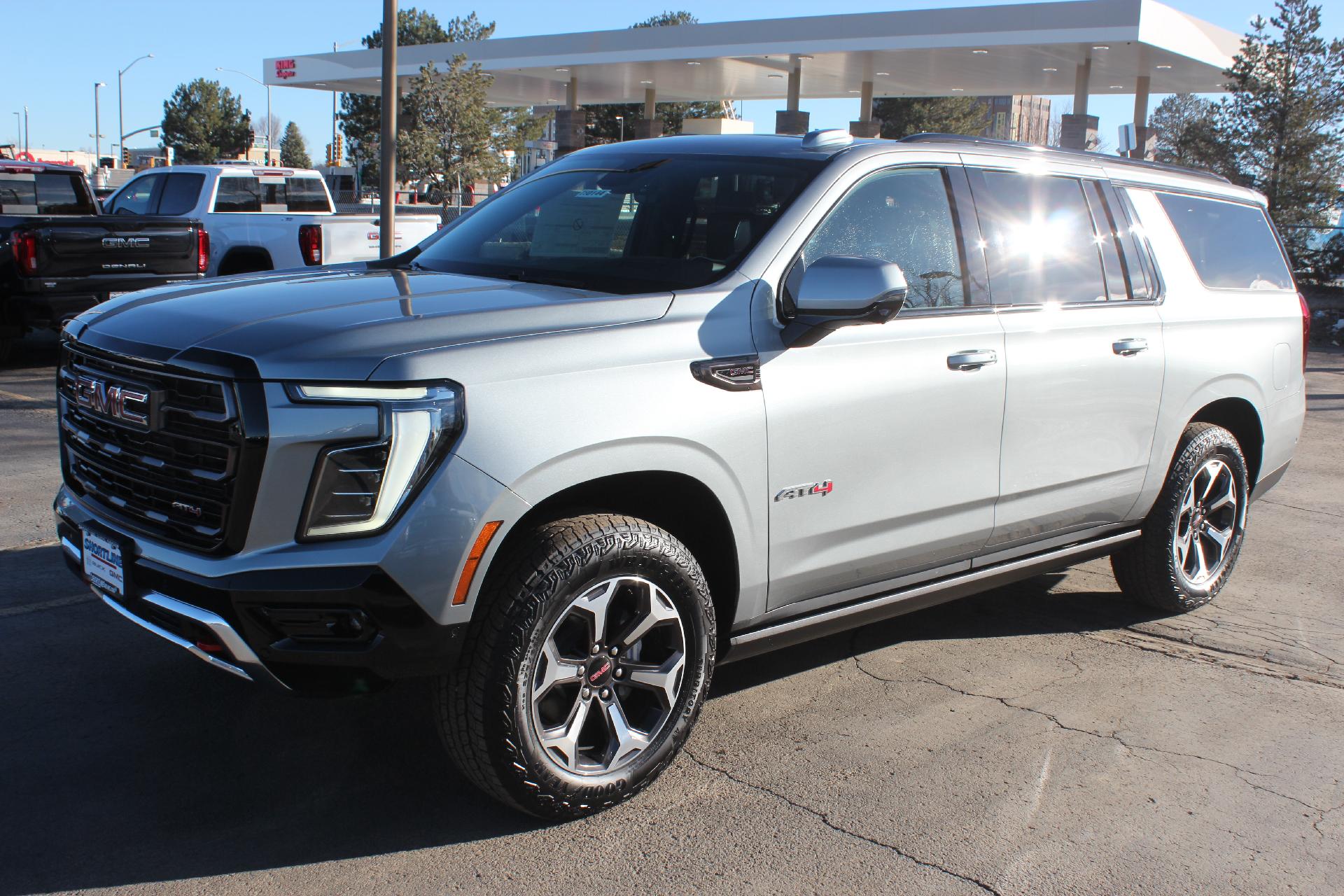 2025 GMC Yukon XL Vehicle Photo in AURORA, CO 80012-4011