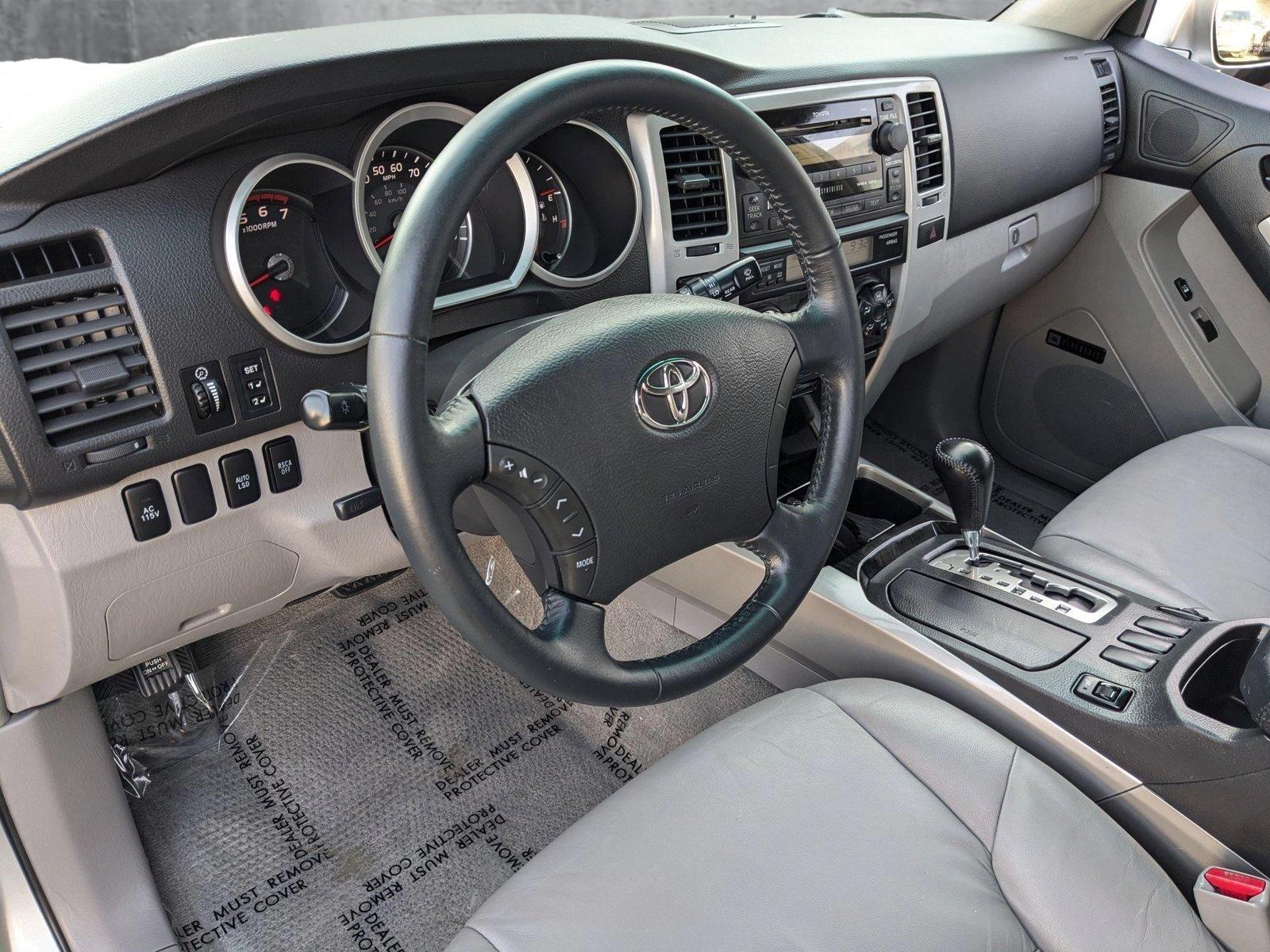 2006 Toyota 4Runner Vehicle Photo in VALENCIA, CA 91355-1705