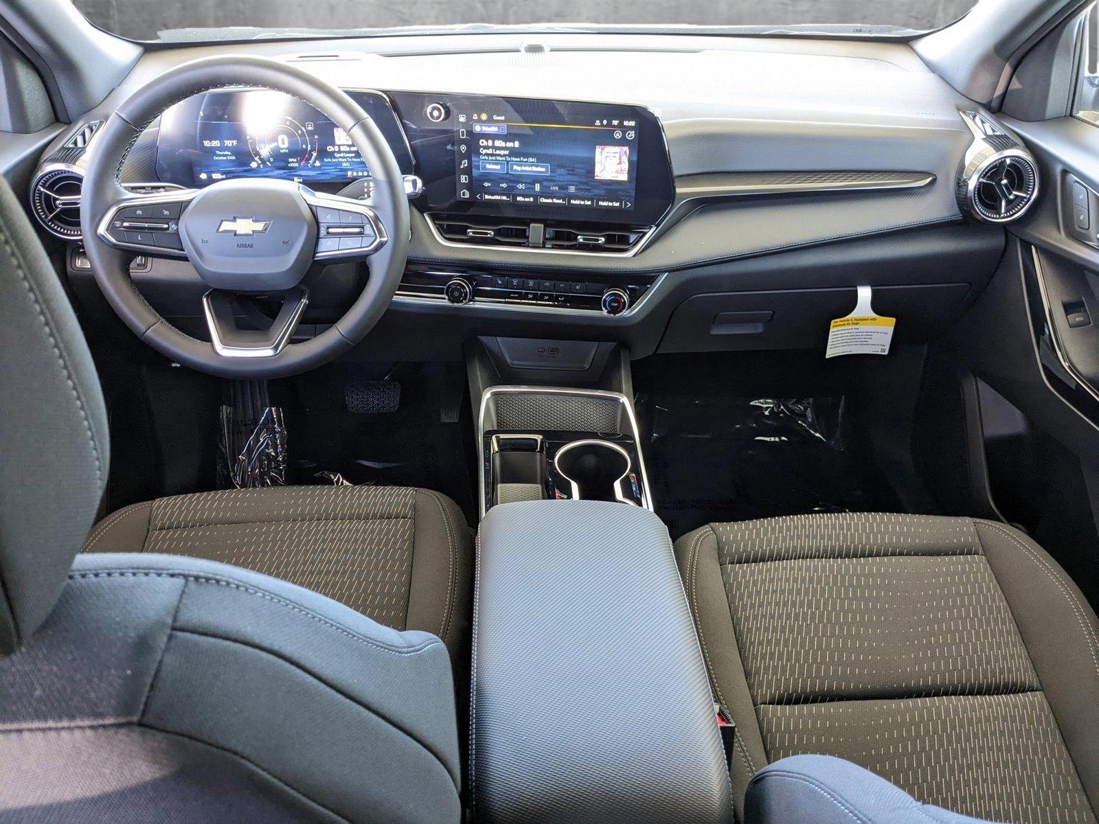 2025 Chevrolet Equinox Vehicle Photo in VALENCIA, CA 91355-1705