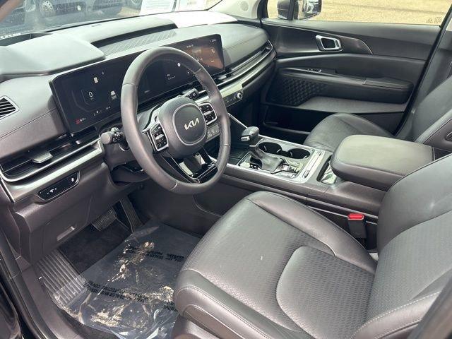 2025 Kia Carnival Vehicle Photo in MEDINA, OH 44256-9631