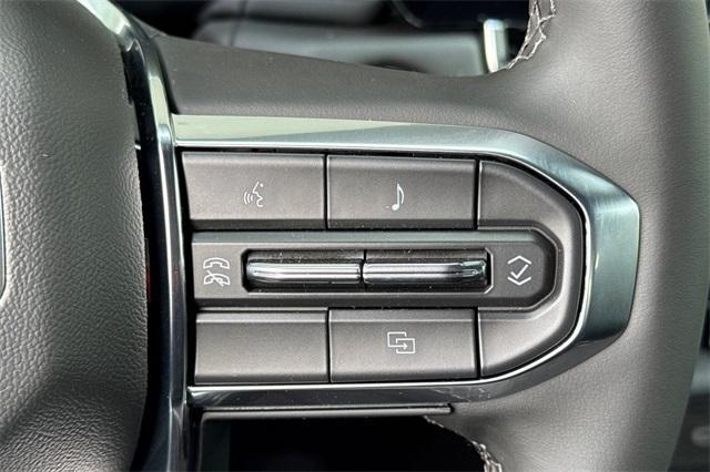 2025 GMC Canyon Vehicle Photo in ELK GROVE, CA 95757-8703