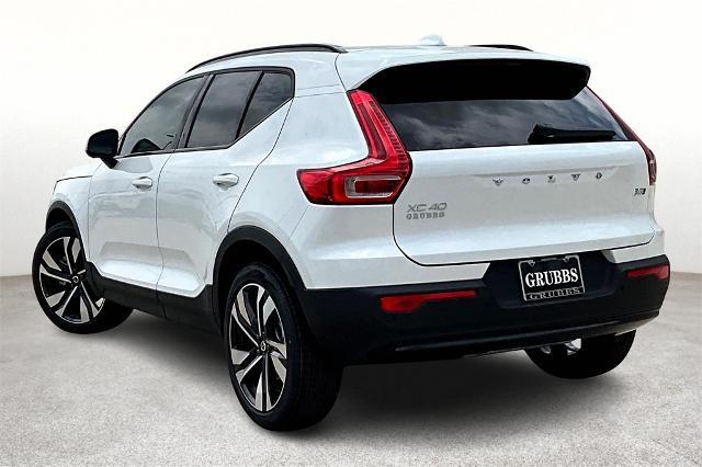 2025 Volvo XC40 Vehicle Photo in Grapevine, TX 76051