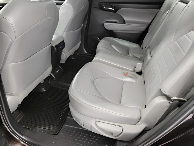 2022 Toyota Highlander Vehicle Photo in Oshkosh, WI 54904