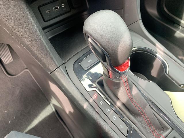 2022 Chevrolet Equinox Vehicle Photo in MOON TOWNSHIP, PA 15108-2571