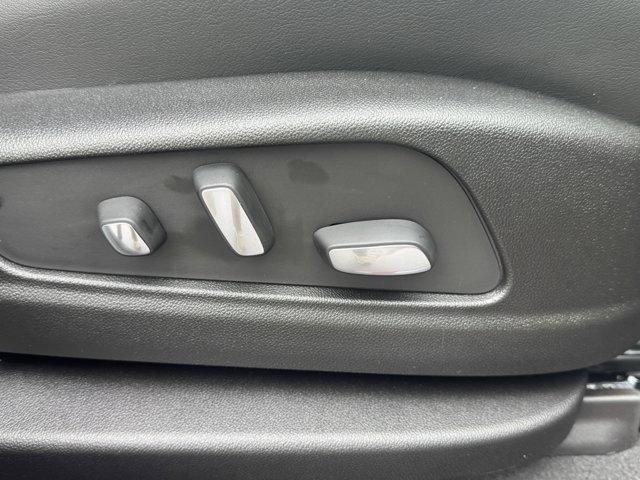 2025 Cadillac XT6 Vehicle Photo in LEOMINSTER, MA 01453-2952