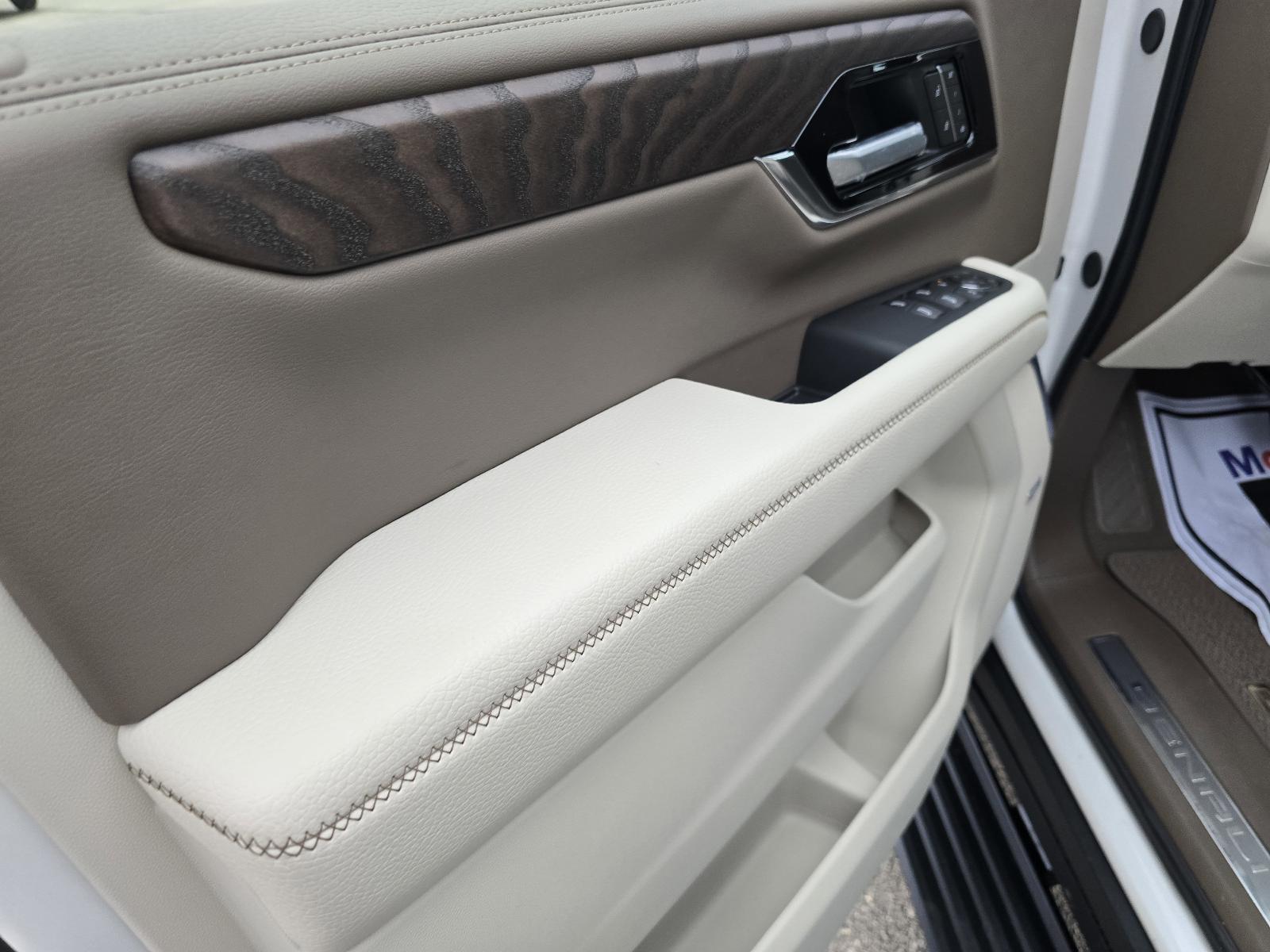 2025 GMC Yukon XL Vehicle Photo in Rolla, MO 65401