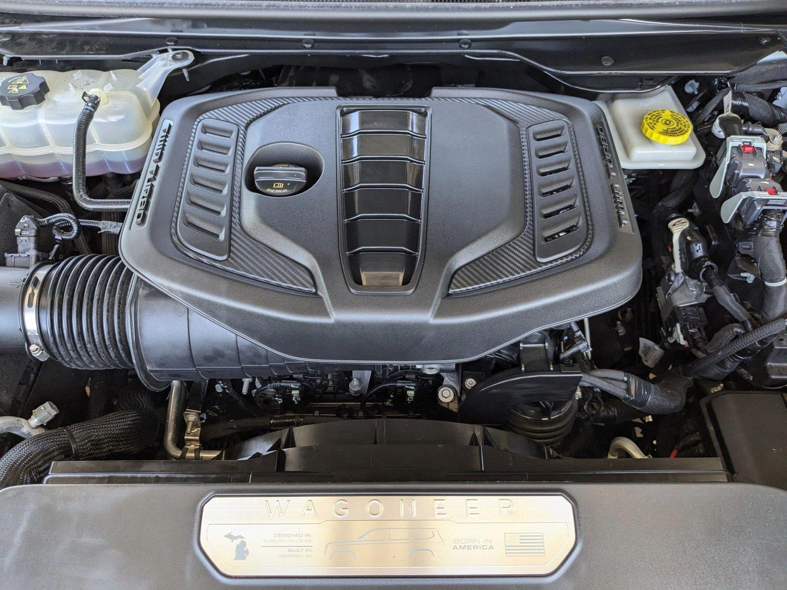 2023 Jeep Wagoneer Vehicle Photo in Valencia, CA 91355