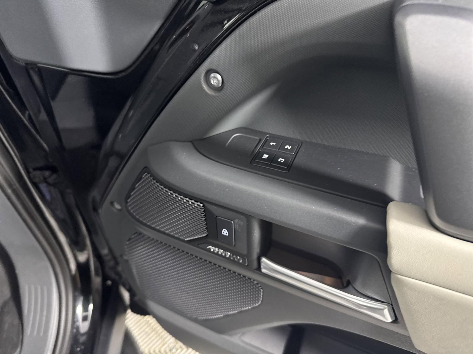 2024 Land Rover Defender Vehicle Photo in GEORGETOWN, TX 78626-7508