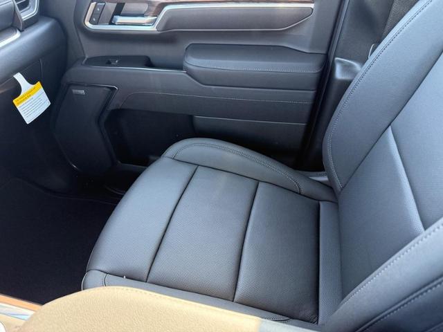 2025 GMC Sierra 2500 HD Vehicle Photo in COLUMBIA, MO 65203-3903