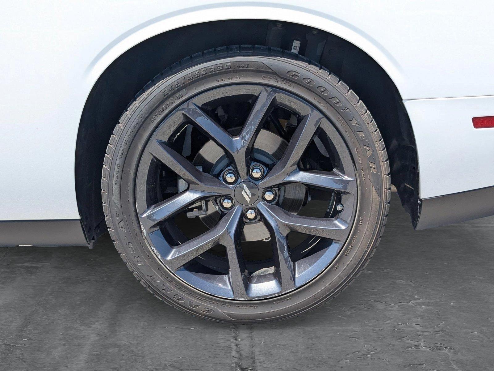 2023 Dodge Challenger Vehicle Photo in Valencia, CA 91355