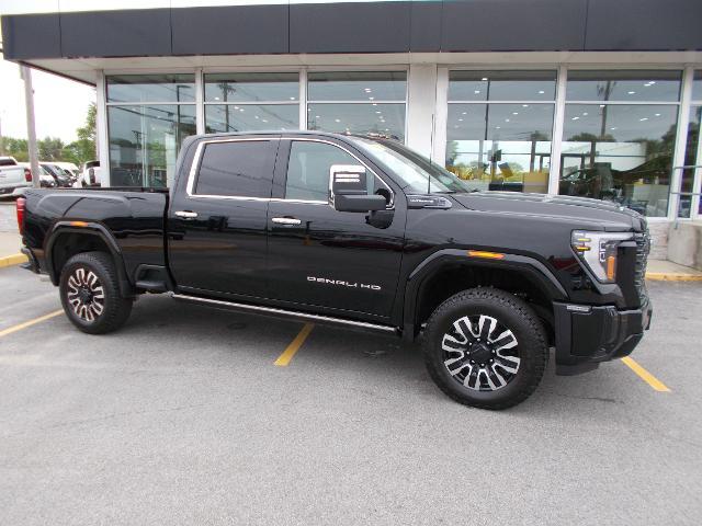 2025 GMC Sierra 2500 HD Vehicle Photo in LOWELL, MA 01852-4336