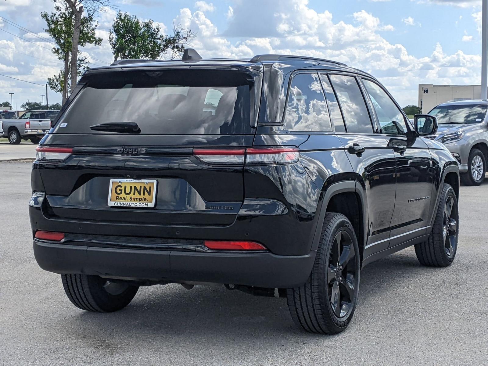 2023 Jeep Grand Cherokee Vehicle Photo in Seguin, TX 78155