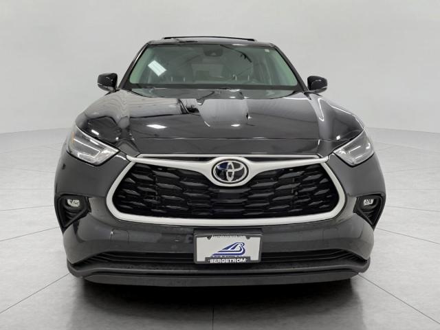 2022 Toyota Highlander Vehicle Photo in Appleton, WI 54913