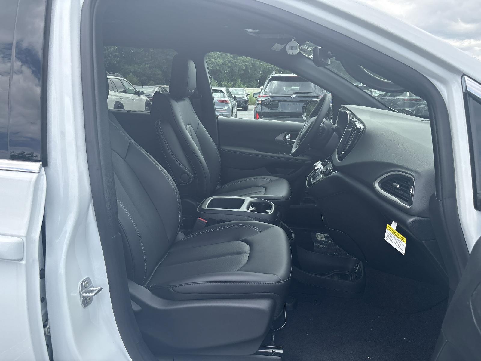 2025 Chrysler Voyager Vehicle Photo in Mechanicsburg, PA 17050-1707