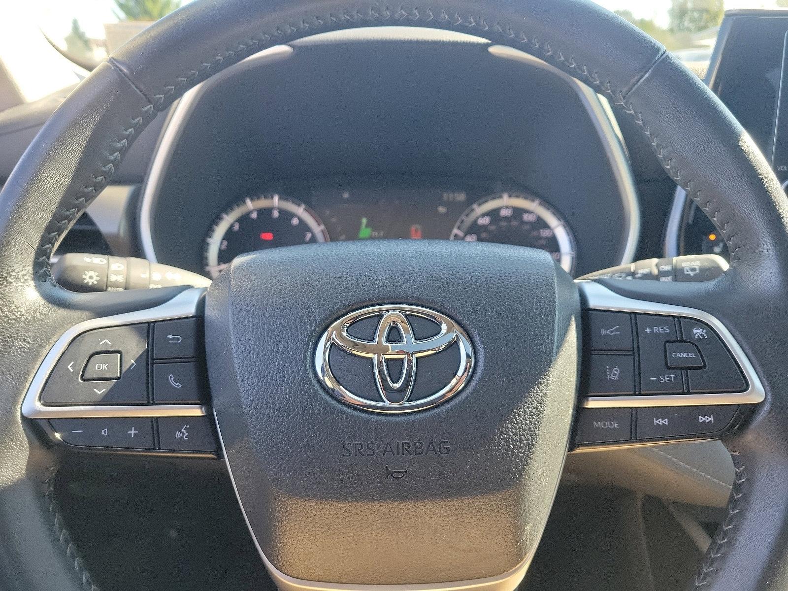 2023 Toyota Highlander Vehicle Photo in Trevose, PA 19053