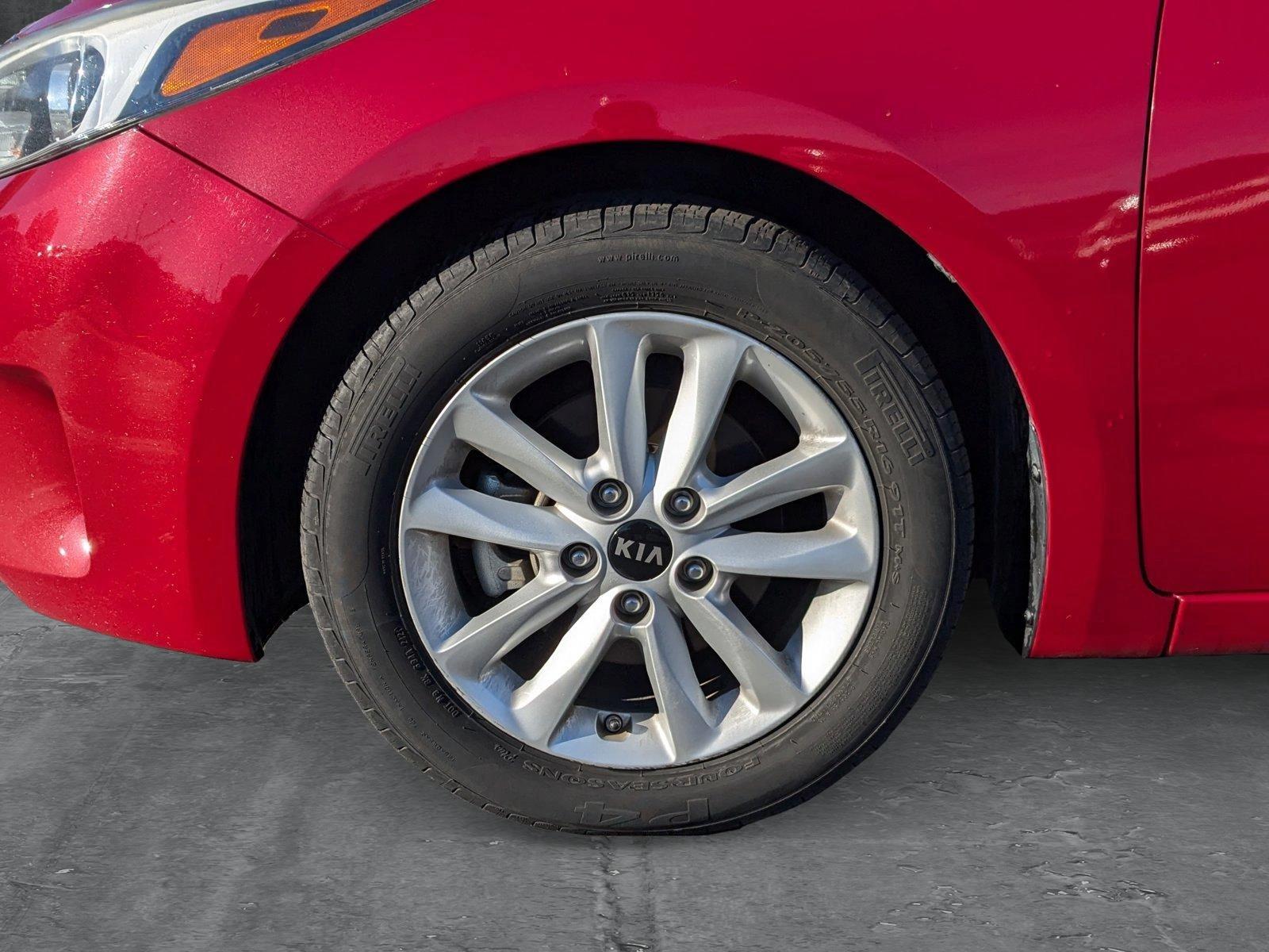 2017 Kia FORTE Vehicle Photo in VALENCIA, CA 91355-1705