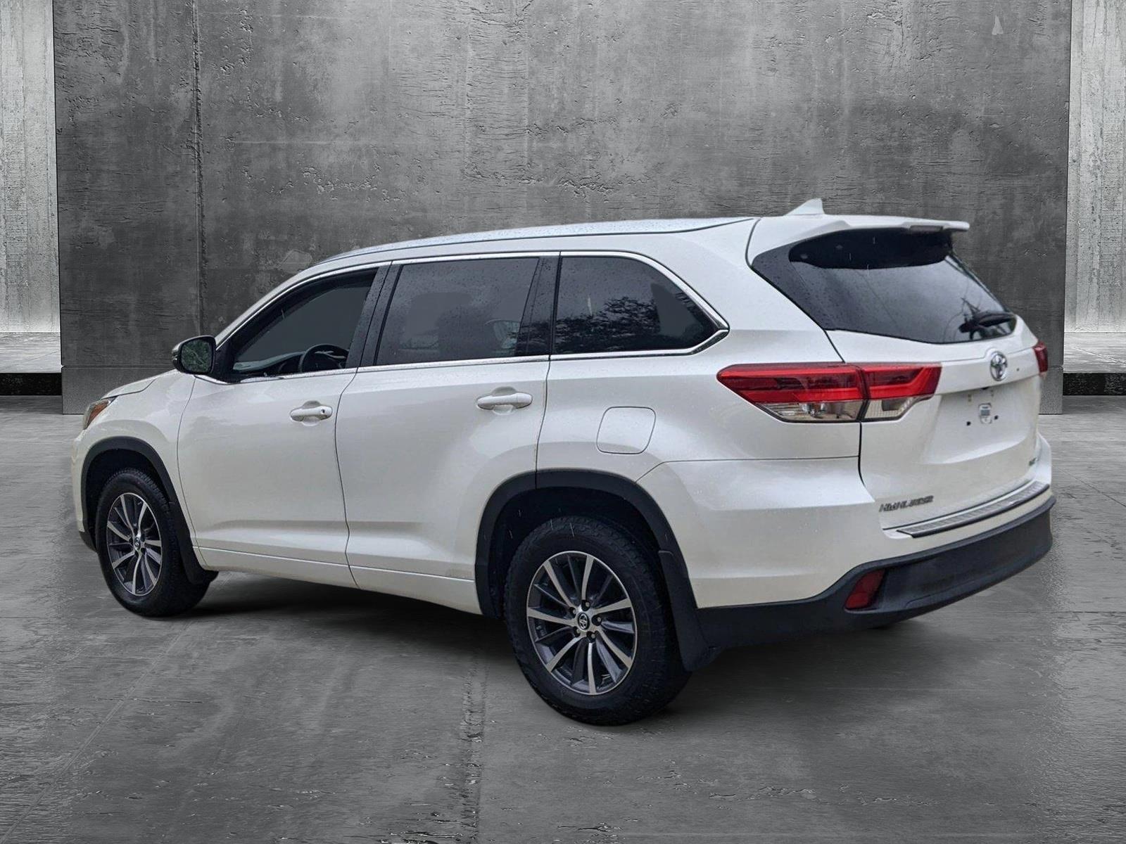 2018 Toyota Highlander Vehicle Photo in Pembroke Pines , FL 33084