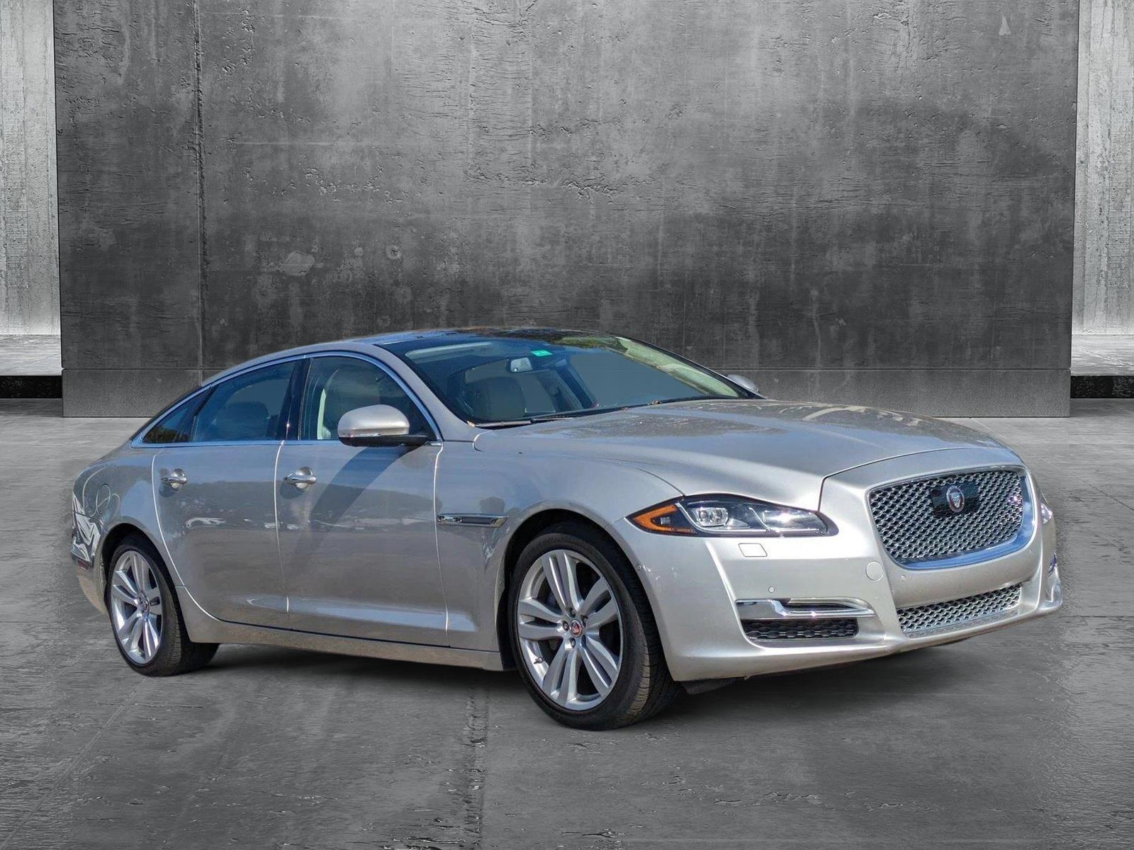 2016 Jaguar XJ Vehicle Photo in WEST PALM BEACH, FL 33407-3296