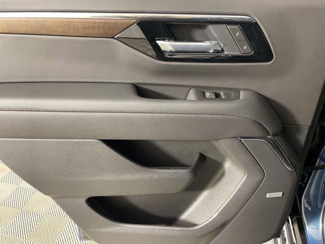 2025 Chevrolet Tahoe Vehicle Photo in PHOENIX, AZ 85014-3381