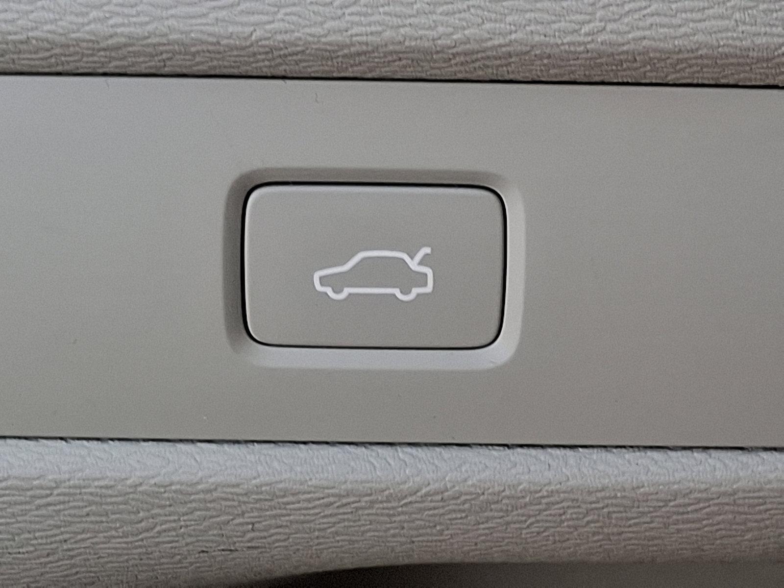 2023 Volvo XC60 Vehicle Photo in Trevose, PA 19053