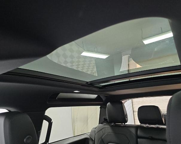 2023 Land Rover Defender Vehicle Photo in San Antonio, TX 78230