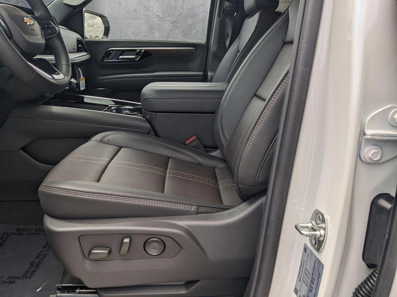 2025 Chevrolet Suburban Vehicle Photo in MIAMI, FL 33172-3015