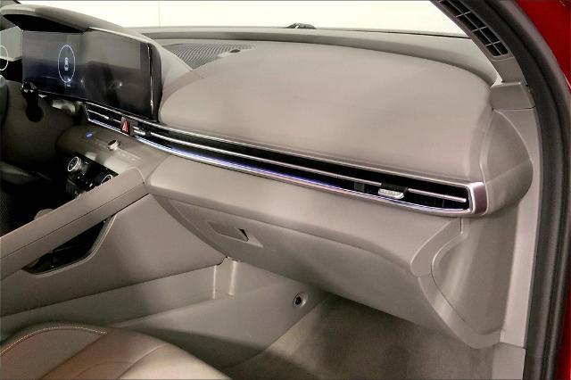 2024 Hyundai ELANTRA Vehicle Photo in Lees Summit, MO 64086
