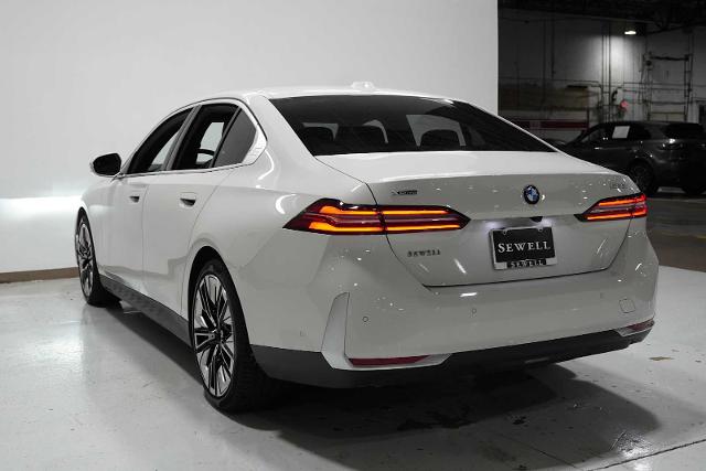 2024 BMW 530i xDrive Vehicle Photo in GRAPEVINE, TX 76051