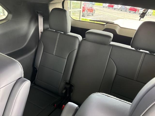 2024 GMC Acadia Vehicle Photo in MANHATTAN, KS 66502-5036
