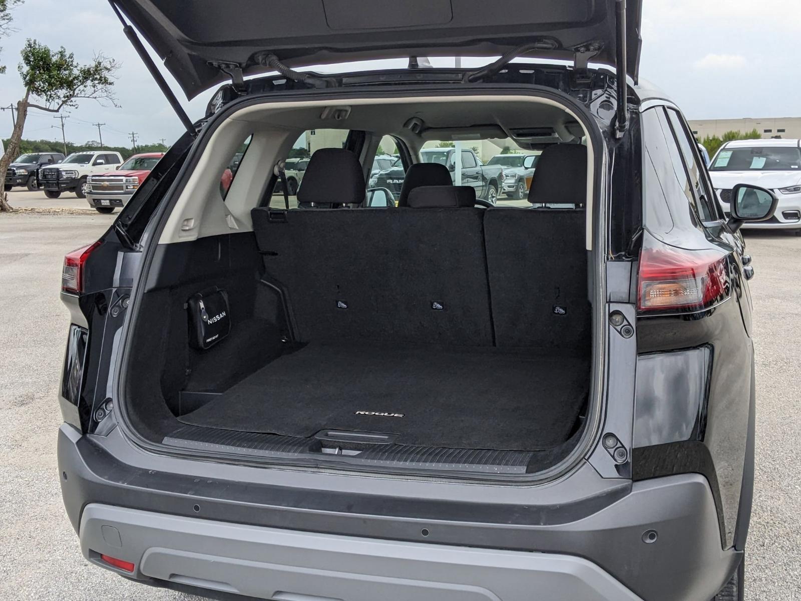 2023 Nissan Rogue Vehicle Photo in Seguin, TX 78155