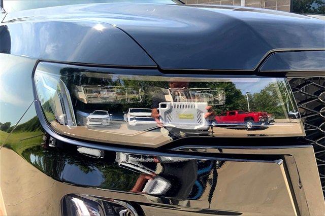 2024 Cadillac Escalade ESV Vehicle Photo in KANSAS CITY, MO 64114-4545