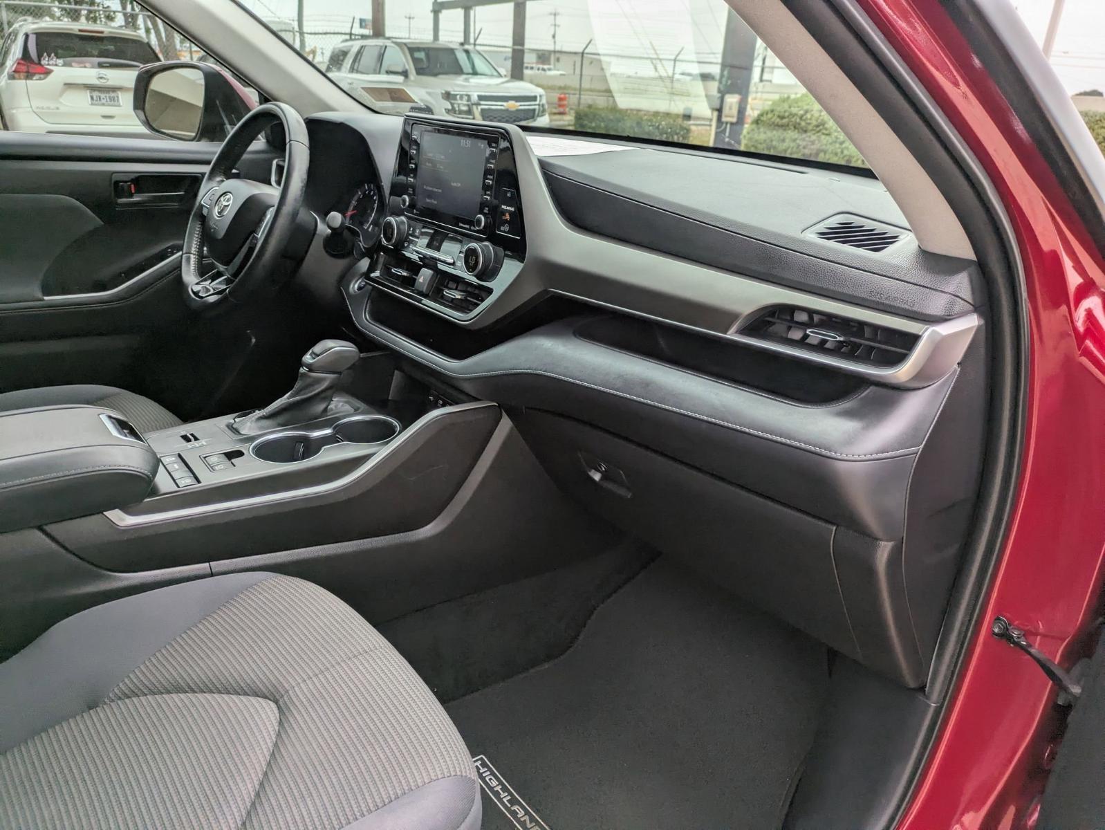 2021 Toyota Highlander Vehicle Photo in SELMA, TX 78154-1460