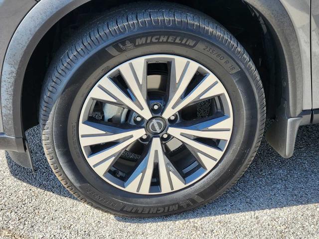 2022 Nissan Rogue Vehicle Photo in DENTON, TX 76210-9321