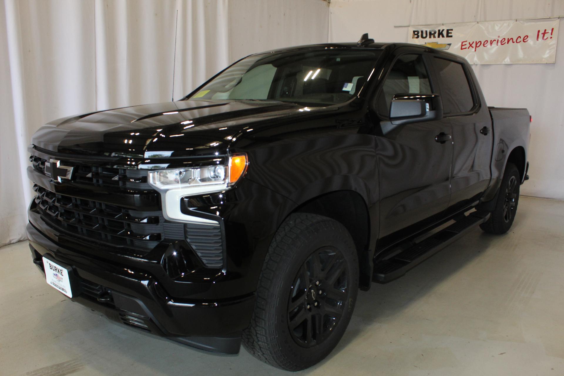 2025 Chevrolet Silverado 1500 Vehicle Photo in NORTHAMPTON, MA 01060-1120