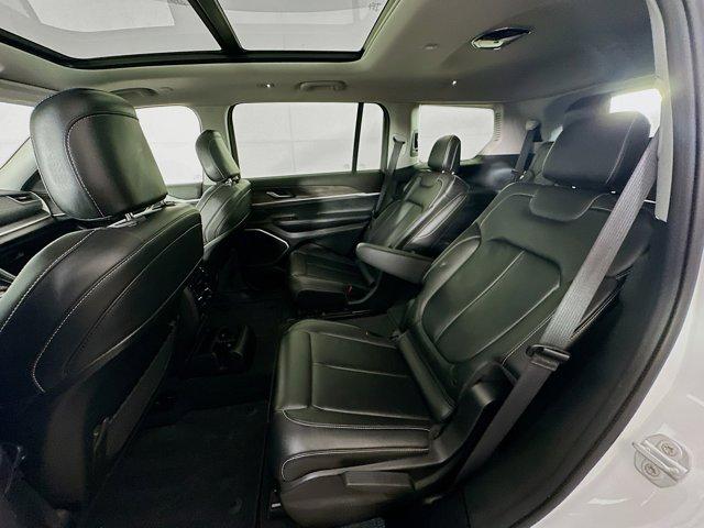 2022 Jeep Grand Cherokee L Vehicle Photo in Doylsetown, PA 18901