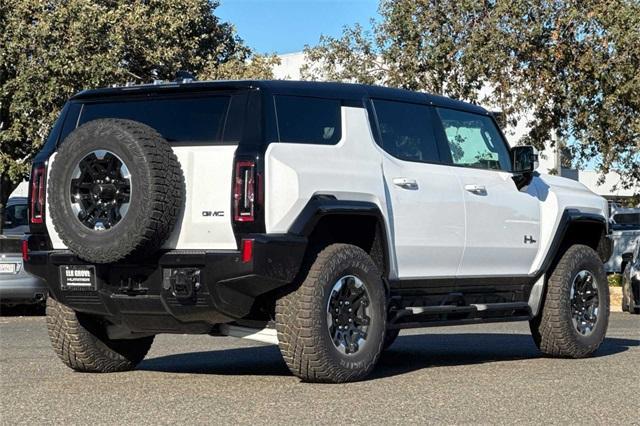 2025 GMC HUMMER EV SUV Vehicle Photo in ELK GROVE, CA 95757-8703