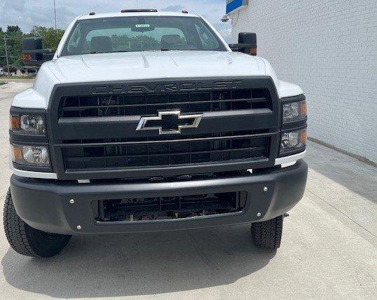 2024 Chevrolet Silverado 5500 HD Vehicle Photo in TOPEKA, KS 66609-0000