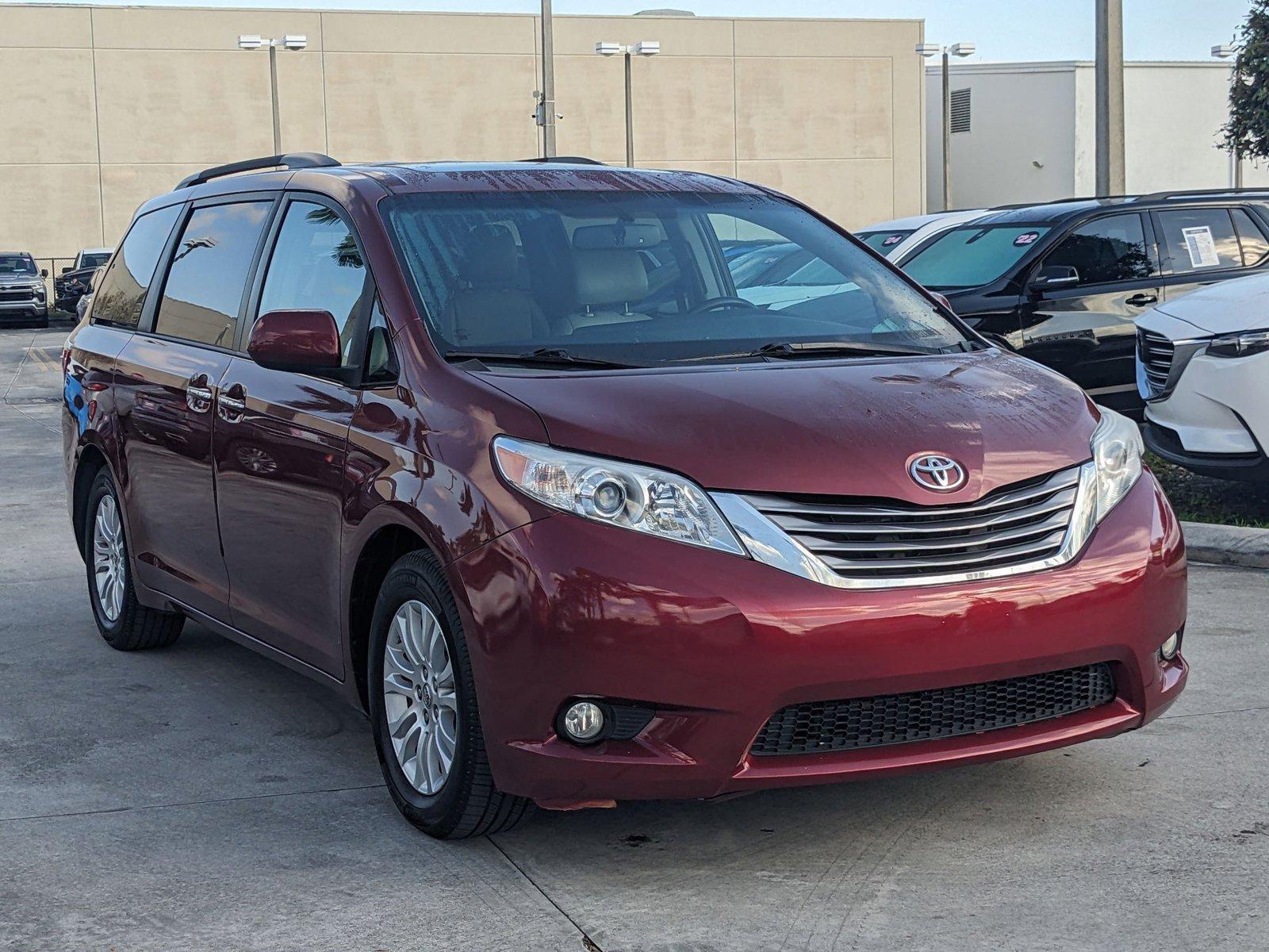 2015 Toyota Sienna Vehicle Photo in MIAMI, FL 33172-3015