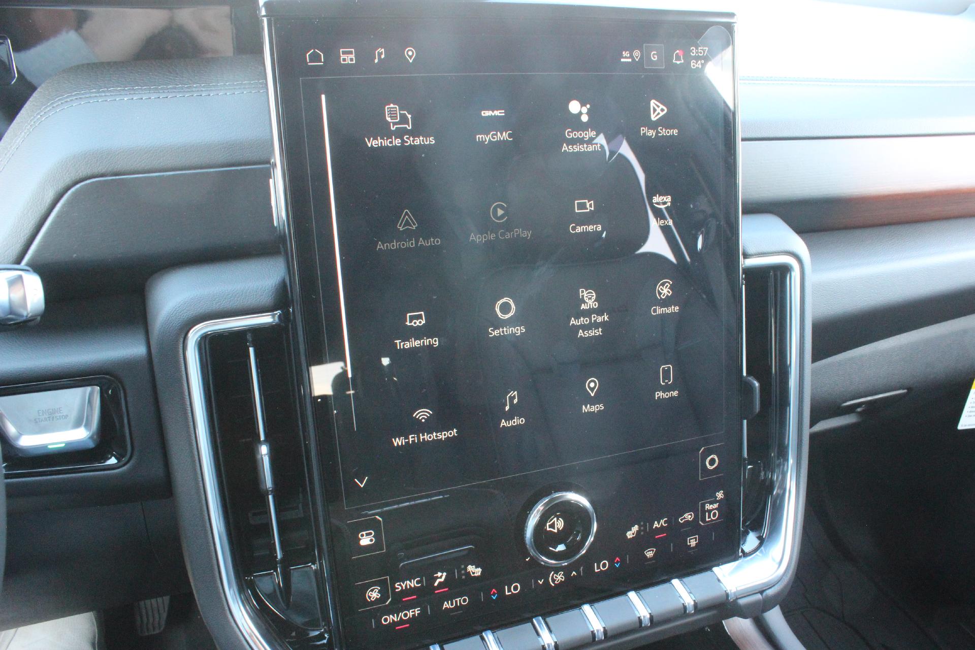 2025 GMC Yukon XL Vehicle Photo in AURORA, CO 80012-4011