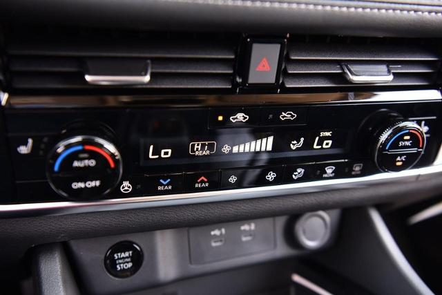 2025 Nissan Rogue Vehicle Photo in Ballwin, MO 63011