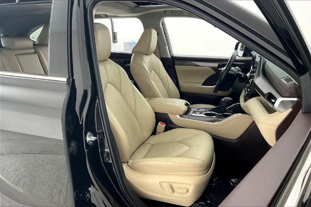 2022 Toyota Highlander Vehicle Photo in Grapevine, TX 76051