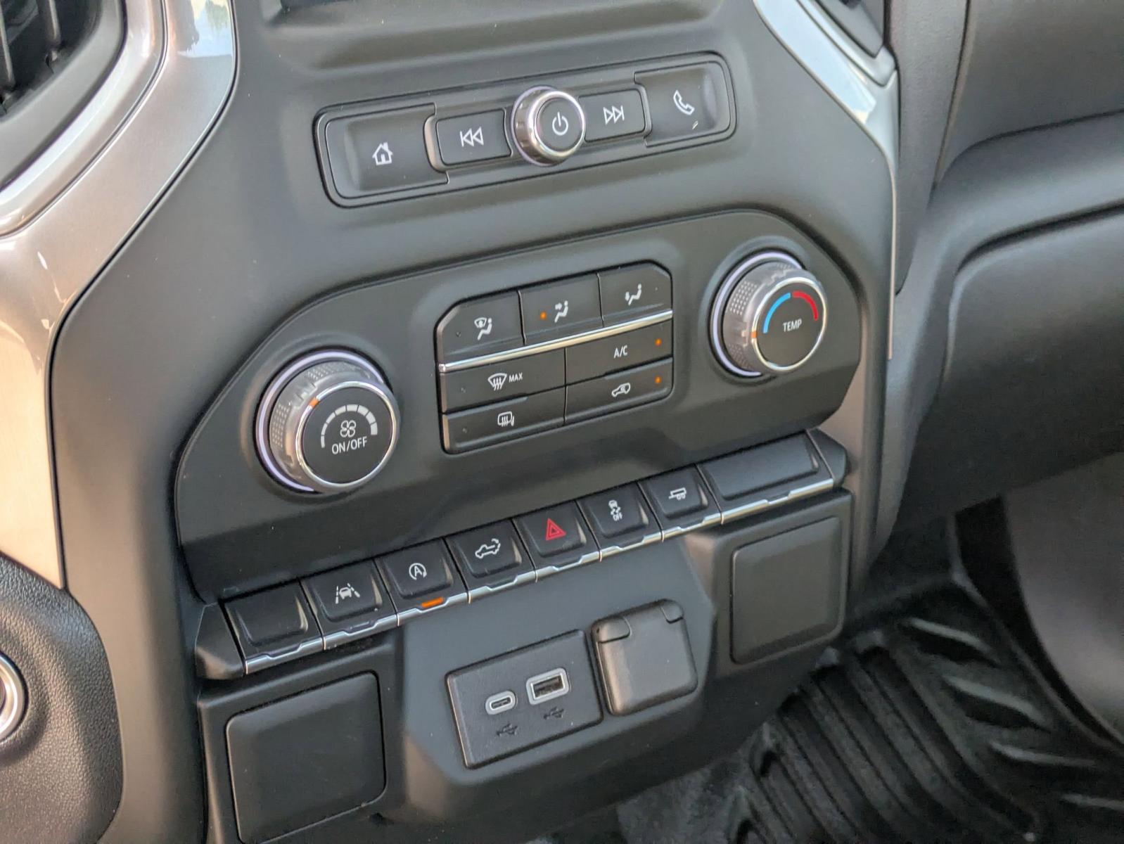 2024 Chevrolet Silverado 1500 Vehicle Photo in SELMA, TX 78154-1460