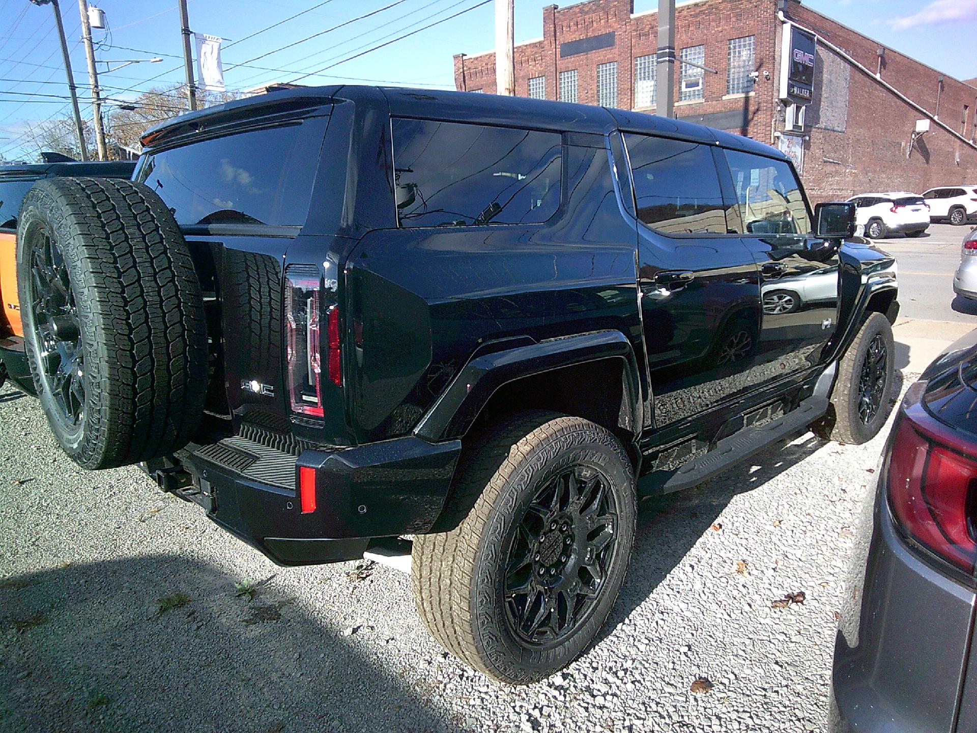 2025 GMC HUMMER EV SUV Vehicle Photo in KITTANNING, PA 16201-1536