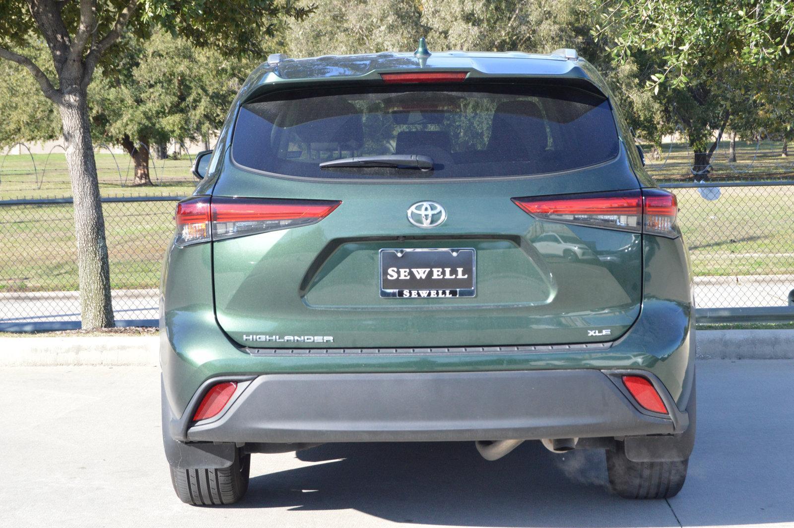 2023 Toyota Highlander Vehicle Photo in Houston, TX 77090